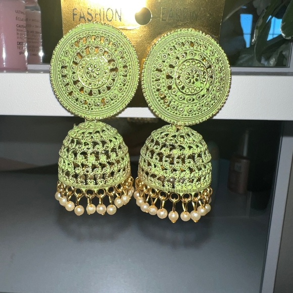 Earrings - Picture 1 of 2